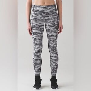 Lululemon Pace Rival Crop (22") Power Luxtreme Hazy Days Sz 4